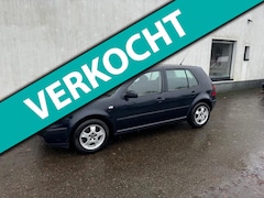 Volkswagen Golf - 2.0 Trendline, '02, climate controle, trekhaak, jaar apk