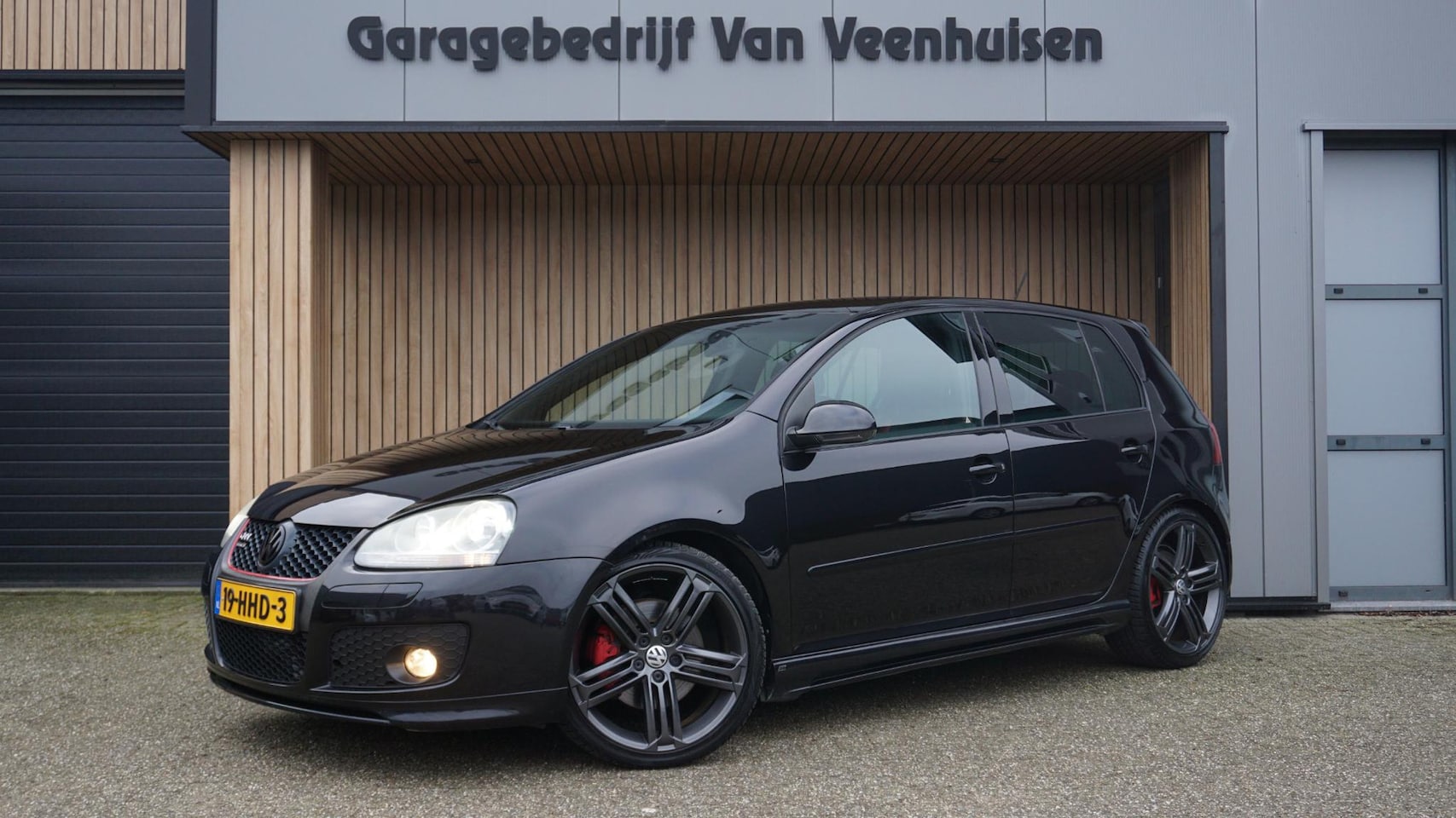 Volkswagen Golf - 2.0 TFSI 200pk 240 Edition GTI 5Drs Leder Xenon 19inch ABT NR 212/300 *NL auto* 131747km! - AutoWereld.nl