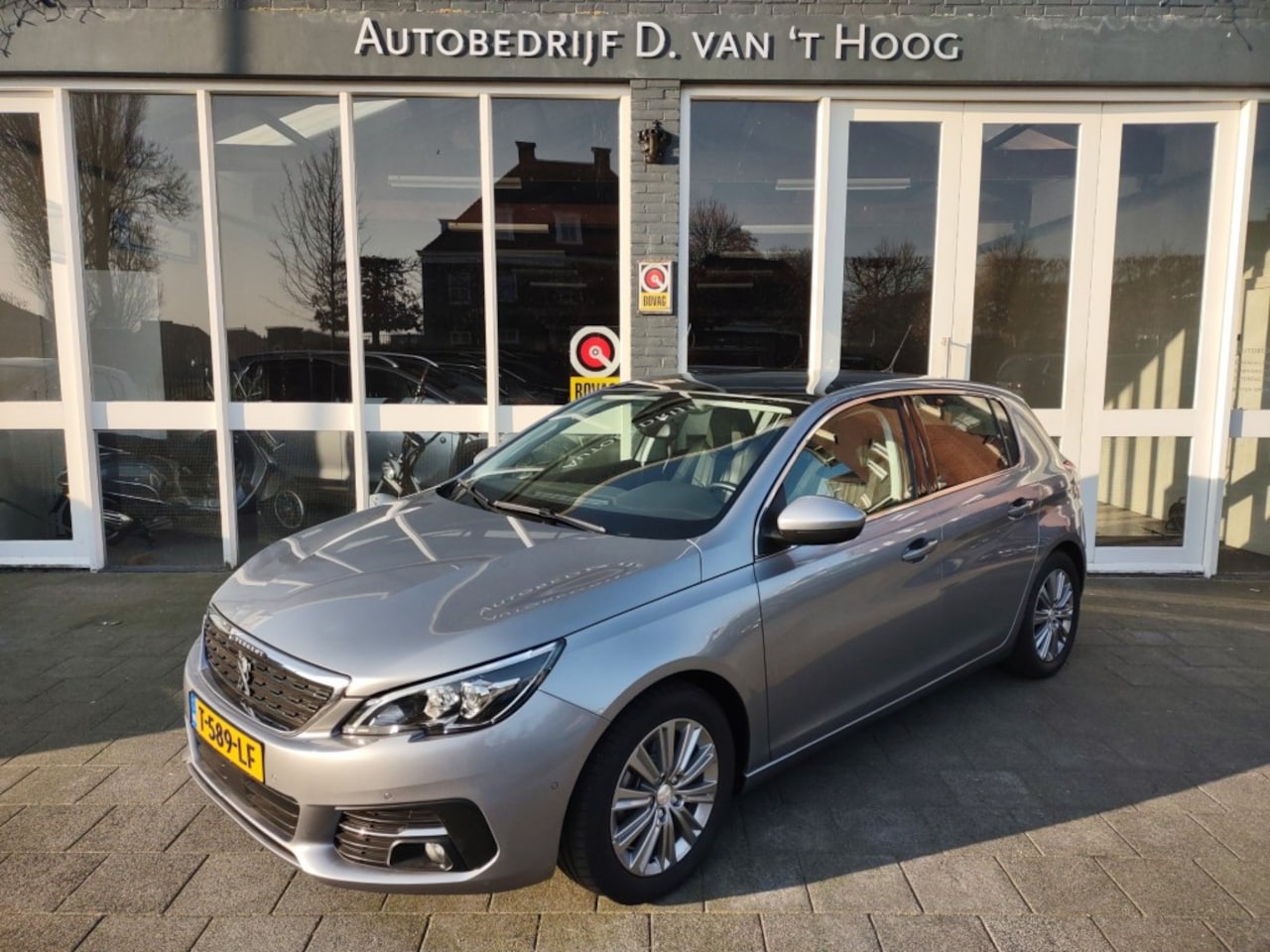 Peugeot 308 - 1.2 PURETECH ALLURE AUTOMAAT ET8 LEER FULL OPTION - AutoWereld.nl