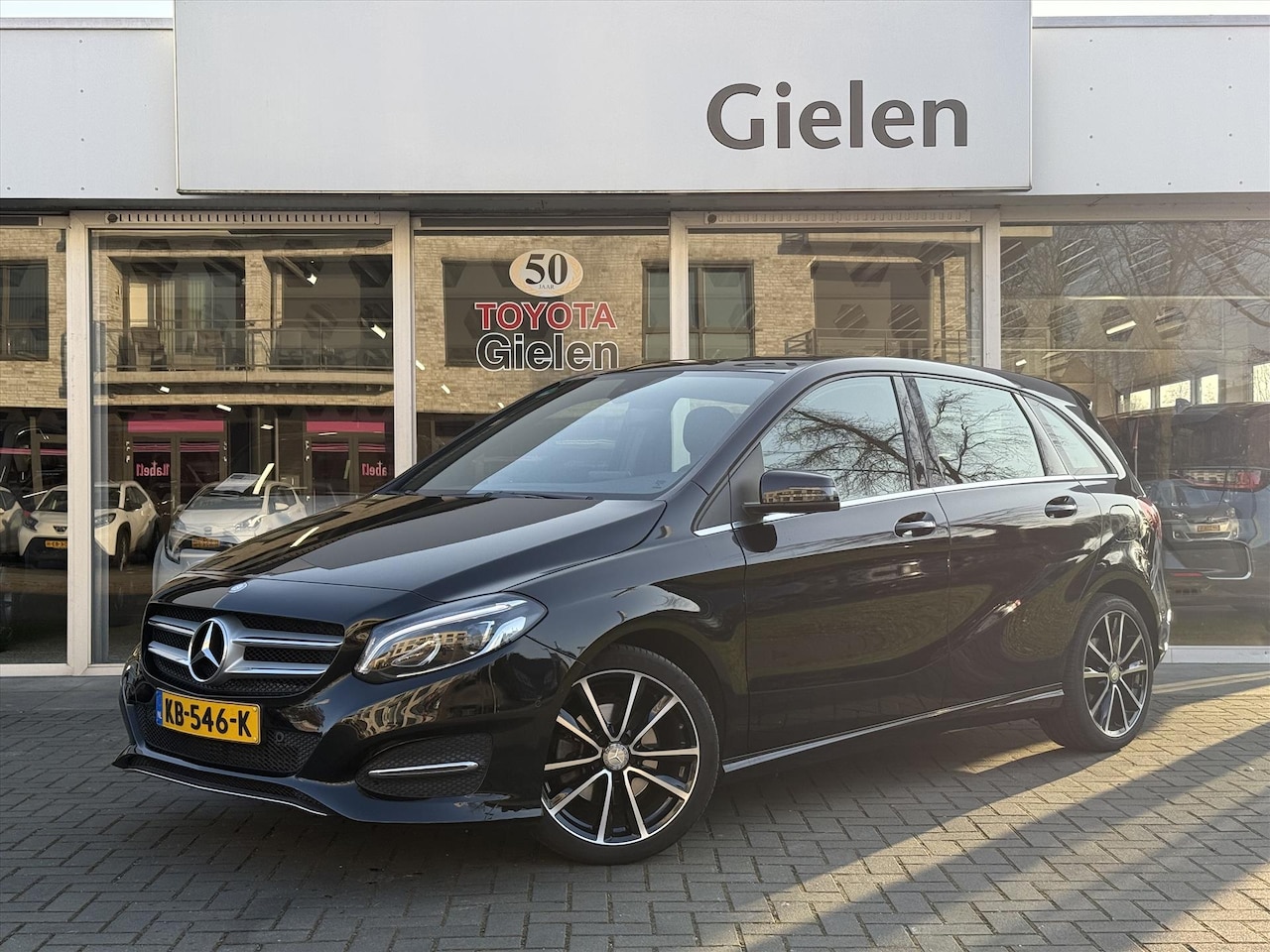 Mercedes-Benz B-klasse - 180 Ambition Urban | Trekhaak, Navigatie, LED, Cruise control, Parkeersensoren, 17 inch, Z - AutoWereld.nl