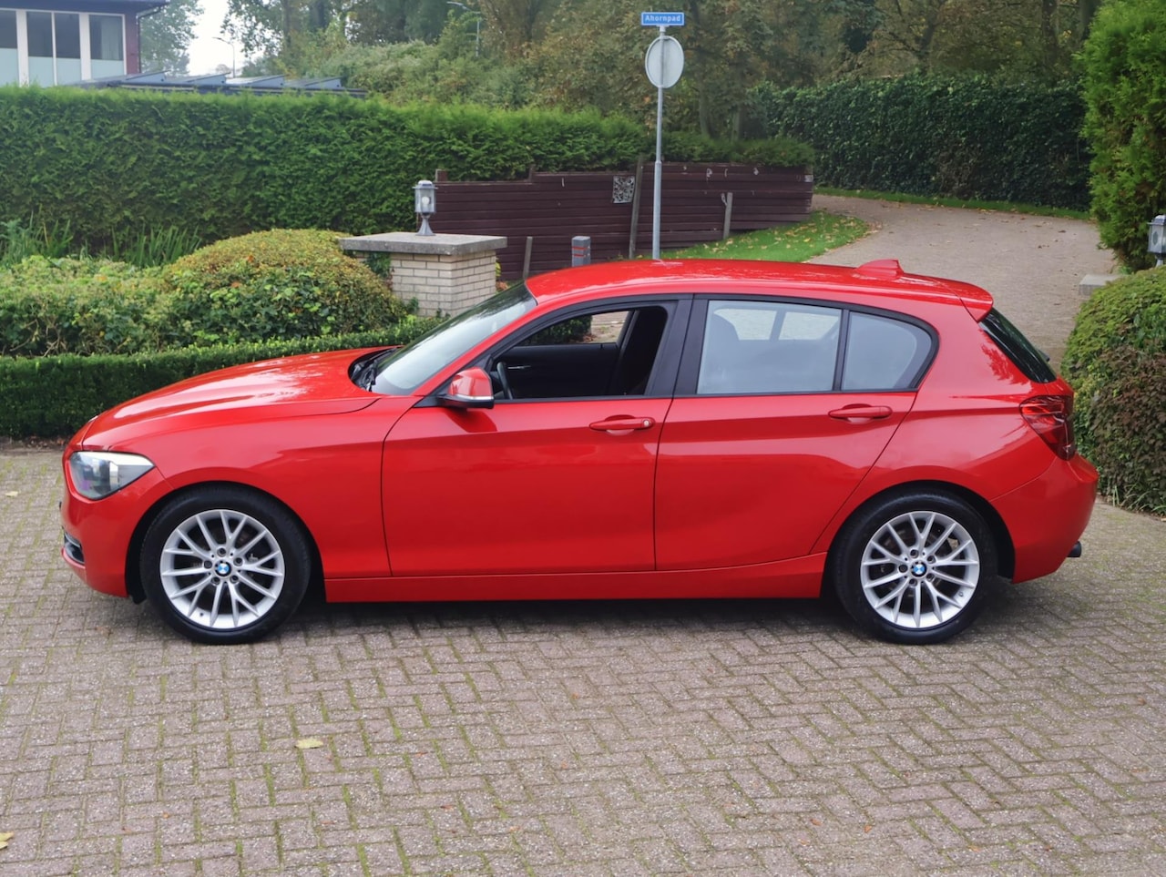 BMW 1-serie - 116i Sport Line 116i 5-deurs Sportline 136pk - AutoWereld.nl