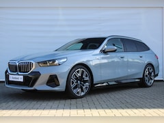 BMW 5-serie Touring - 530e M Sport Automaat / Trekhaak / Adaptieve LED / Stoelventilatie / Comfort Access / Park