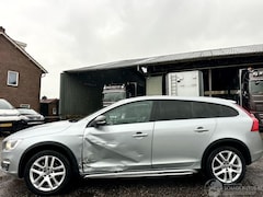 Volvo V60 Cross Country - V-60 2.0 D4 Aut 190pk Summum - schuifdak - leer - navi - camera - xenon - trekh