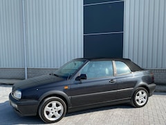 Volkswagen Golf Cabriolet - 1.8