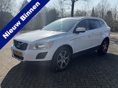 Volvo XC60 - 2.0T R-Design Bj 2011 Panodak, Leer, Cruise, 18Inch 203pk Goed onderhouden