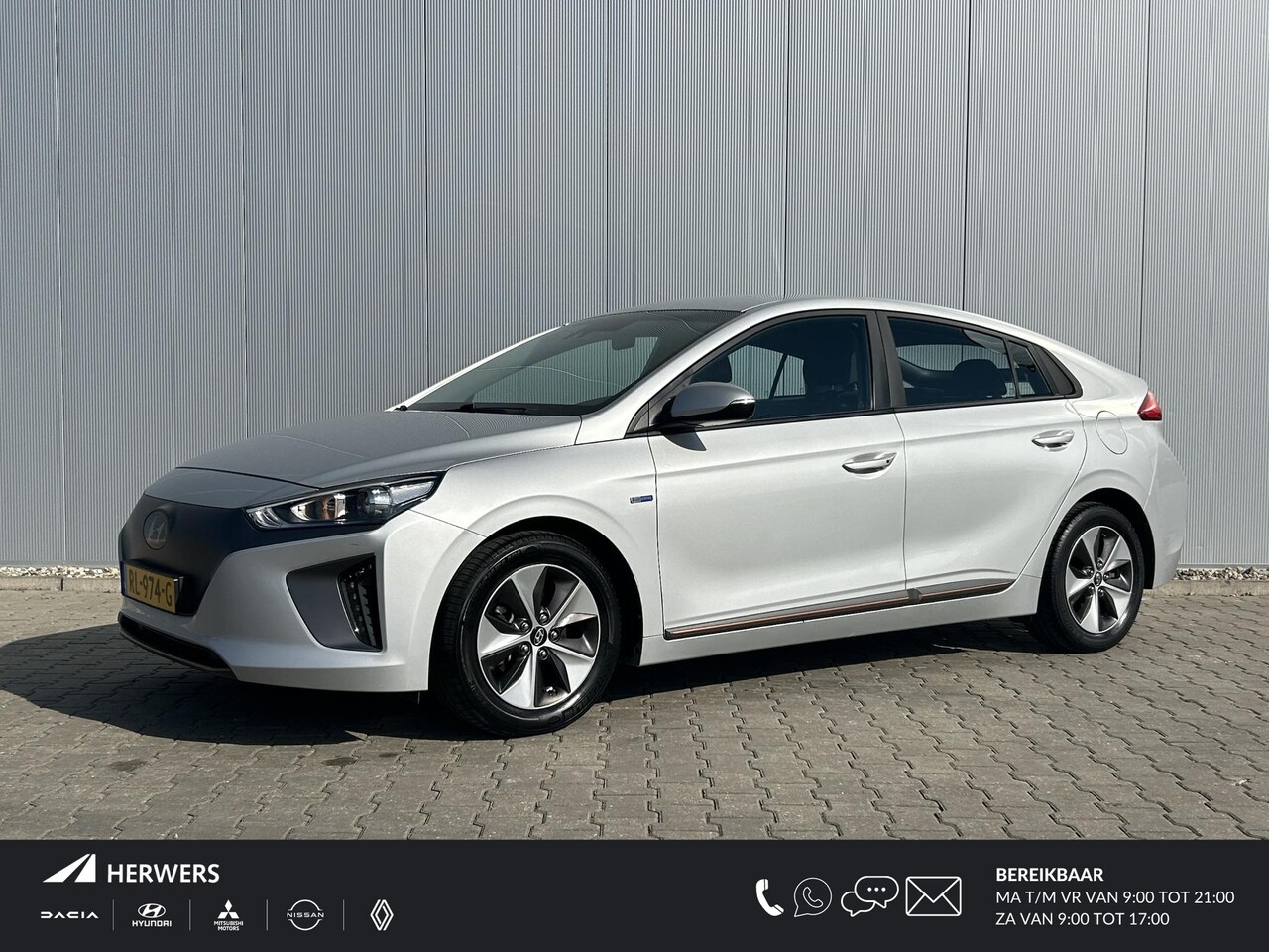 Hyundai IONIQ - Comfort EV / Cruise Control Adaptief / Navigatie / Camera / Airco Automatisch / Apple&Andr - AutoWereld.nl