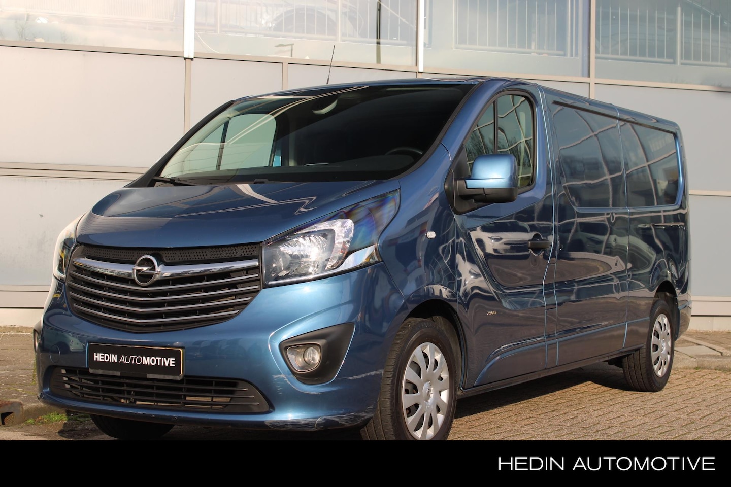 Opel Vivaro - 1.6 CDTI L2H1 Sport | Lange wielbasis | Navigatie | 3-zits | Camera | Trekhaak | Airco - AutoWereld.nl