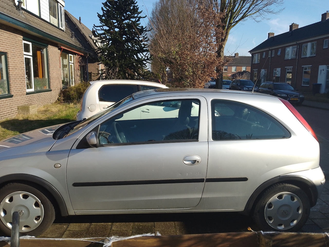 Opel Corsa - 1.0-12V Essentia - AutoWereld.nl