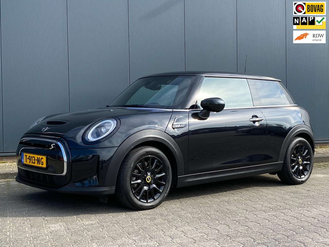 MINI Cooper - Camden 33kWh 184PK | Volledig Leder | Full LED | CarPlay | NAP | BOVAG garantie - AutoWereld.nl