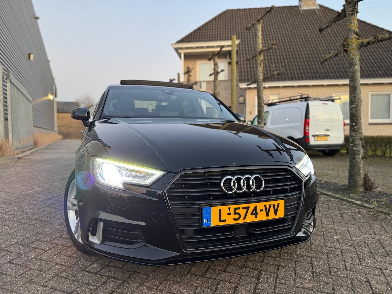 Audi A3 Limousine - 1.4 TFSI CoD S-Line (bj 2017) AUT|PANO|VIRTUAL|KEYLESS|XENON - AutoWereld.nl