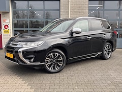 Mitsubishi Outlander - 2.0 PHEV instyle+ | SCHUIFDAK | TREKHAAK | LEER |