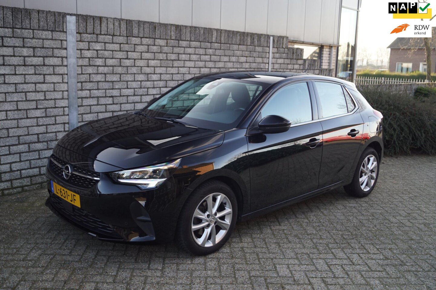 Opel Corsa - 1.2 Elegance 5 Deurs Navi Camera Clima Half Leder Cruise Apple Carplay DAB 2x PDC LMV ENZ - AutoWereld.nl