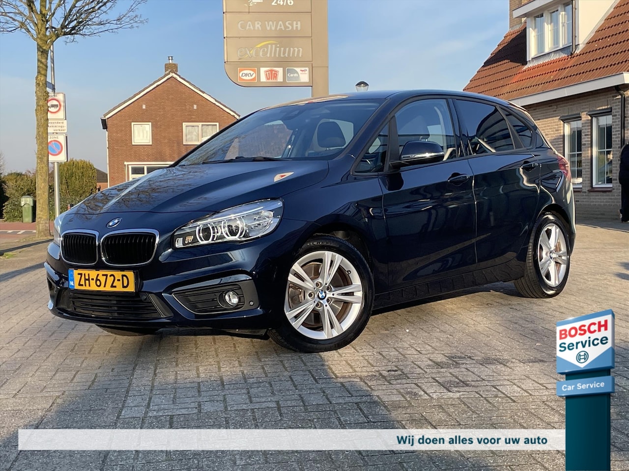 BMW 2-serie Active Tourer - Tour. 225I Active xDrive Executive / Navi / Camera / Stoelverwarming / Led / Lane Assit / - AutoWereld.nl