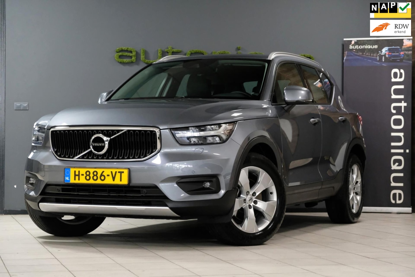 Volvo XC40 - 2.0 T5 AWD 248pk |Slechts 45.171km| Sportleder/Navi/Camera/Adaptive Cruise - AutoWereld.nl