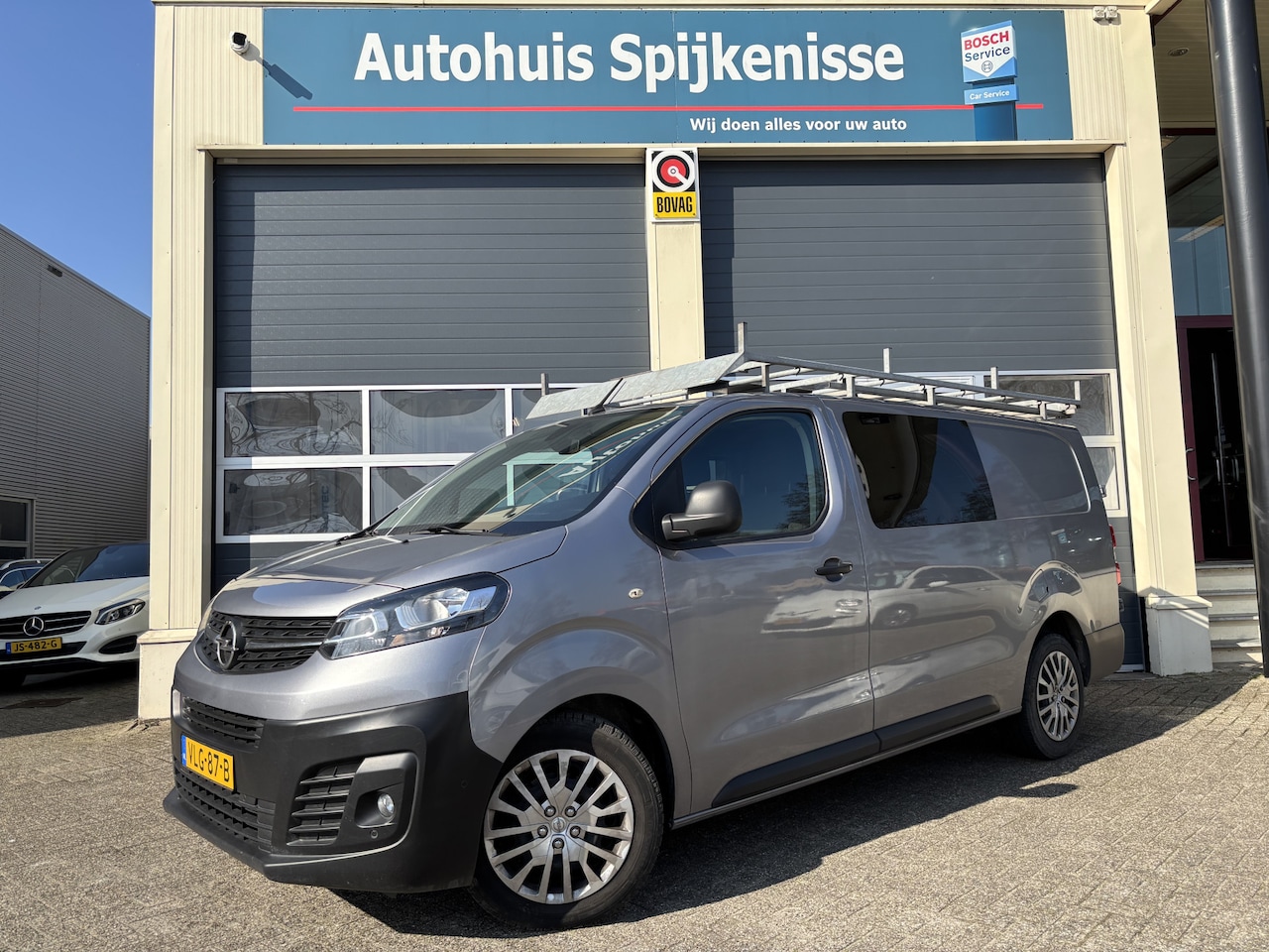 Opel Vivaro - 2.0 CDTI L3H1 DC Edition | Trekhaak | Imperiaal | Apple Carplay | Camera | Nav | - AutoWereld.nl