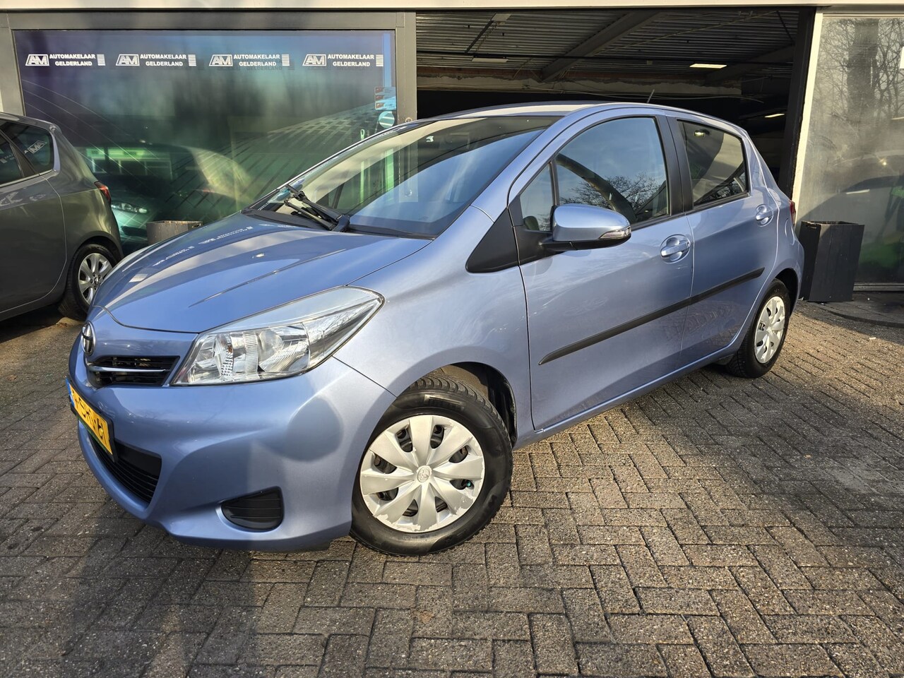 Toyota Yaris - 1.0 VVT-i Now | 1E EIGENAAR | 12MND GARANTIE | AIRCO | ELEC RAMEN | - AutoWereld.nl