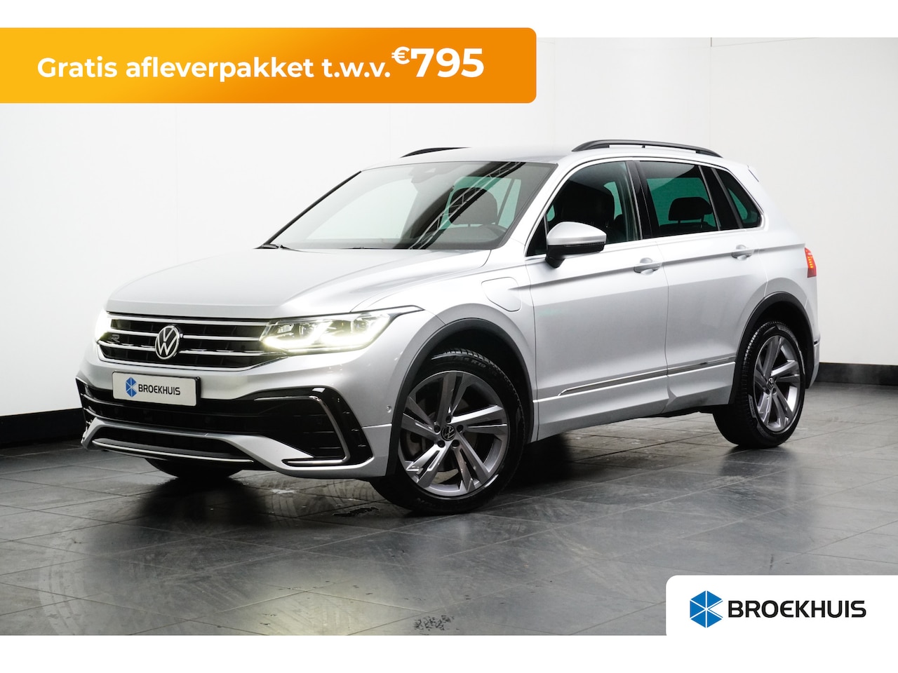 Volkswagen Tiguan - 1.4 TSI 245PK DSG-6 eHybrid R-Line | NAVIGATIE | CAMERA | AUTO A. KLEP - AutoWereld.nl