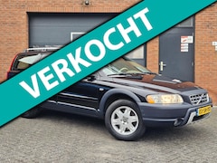 Volvo XC70 - 2.5 T Momentum Leer Trekhaak Stoelverwarming Cruise