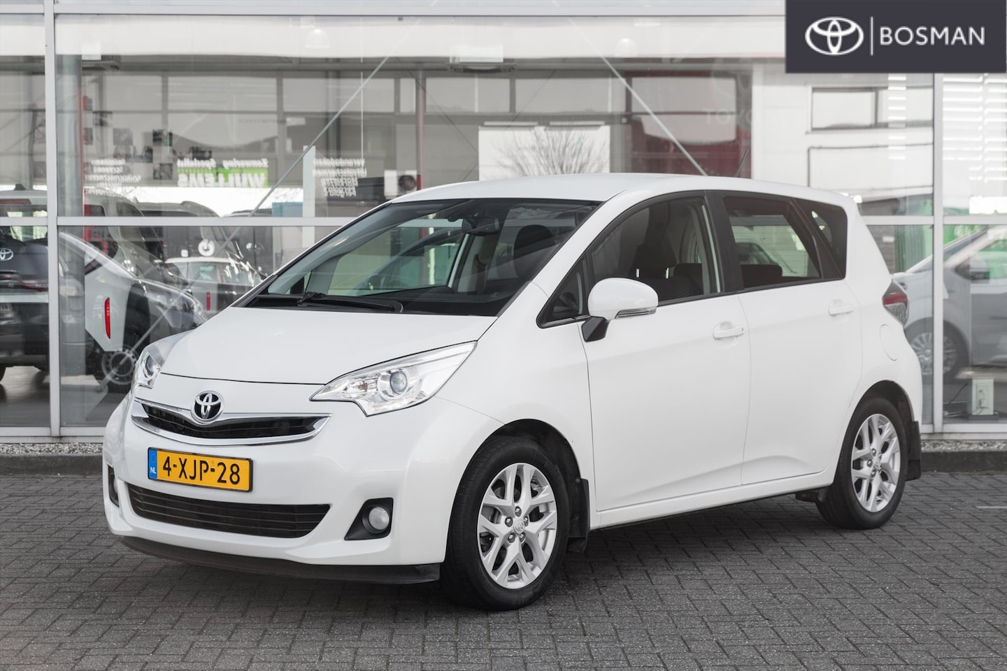 Toyota Verso S - 1.3 VVT-i 99pk CVT Dynamic | Trekhaak | AUTOMAAT - AutoWereld.nl