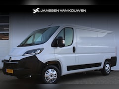 Opel Movano - 2.2D 120 pk L2H1 3.0t Trekhaak / Parkeersensoren / Laadruimte-Betimmering