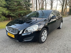 Volvo V60 - 1.6 T4 Momentum 180Pk Vol lederen interieur