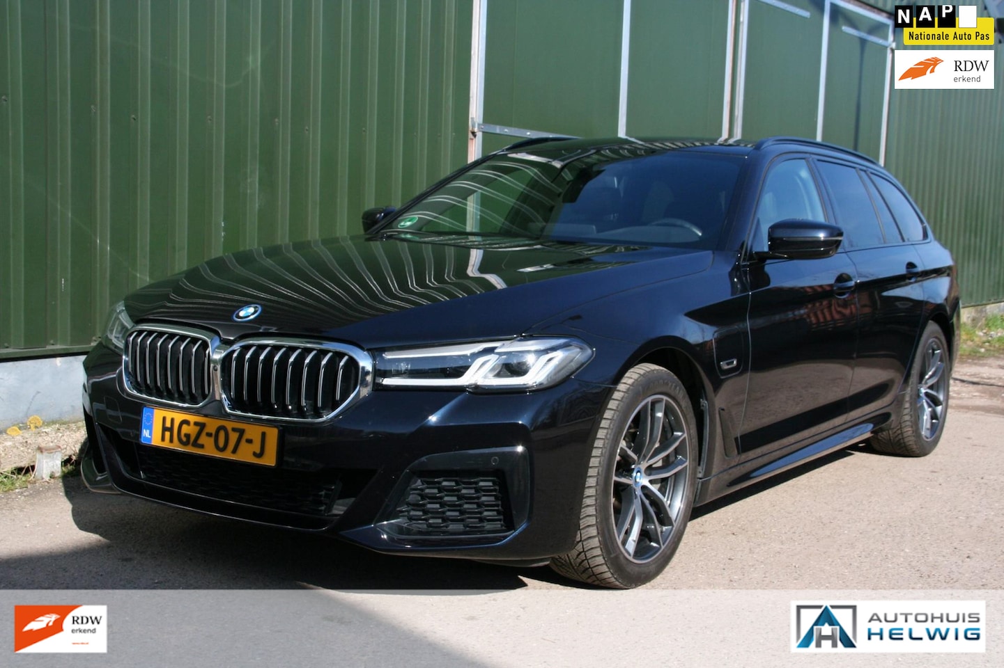 BMW 5-serie Touring - 530e xDrive Business Edition Plus M-SPORT, LEER, PANORADAK, 360 CAMERA - AutoWereld.nl