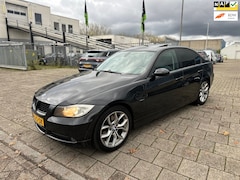 BMW 3-serie - 320i | AUTOMAAT | VOLL LEER | NAVI