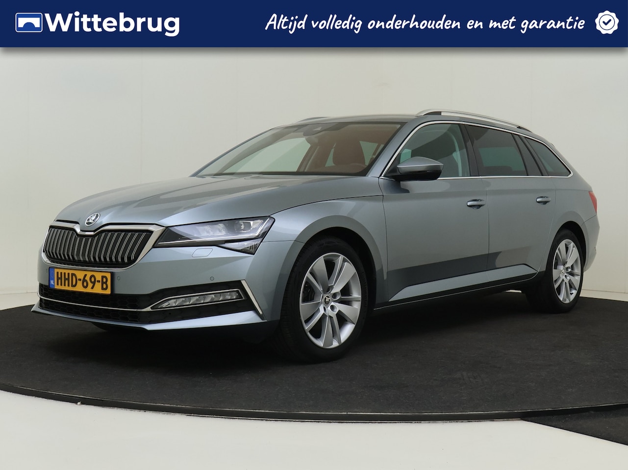 Skoda Superb Combi - 1.4 TSI iV Business Edition TREKHAAK !! - AutoWereld.nl