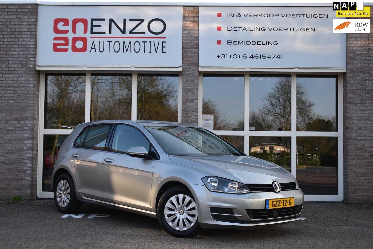 Volkswagen Golf - 1.2 TSI 1e eigenaar Weinig kms Carpass Parksens Airco Navi - AutoWereld.nl