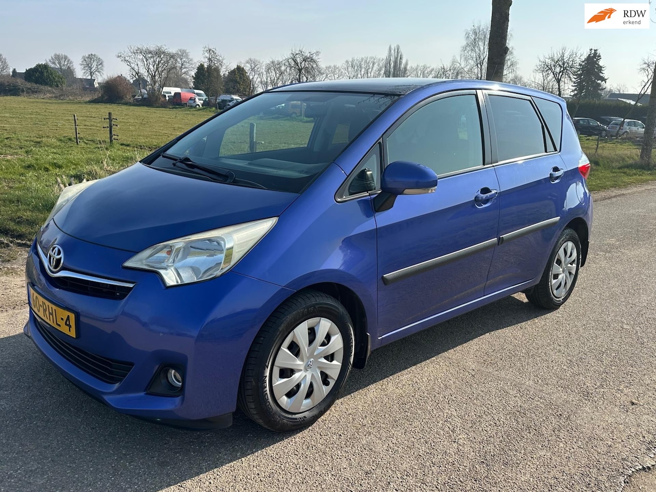 Toyota Verso S - 1.3 VVT-i Aspiration 1.3 VVT-i Aspiration - AutoWereld.nl