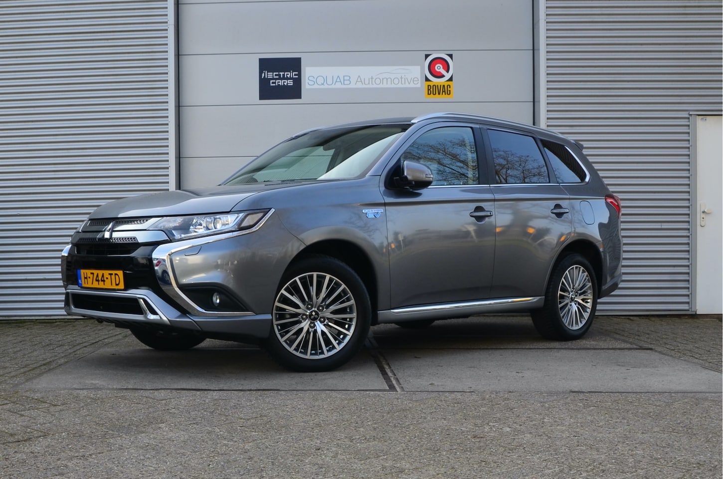 Mitsubishi Outlander - 2.4 PHEV Pure Apple Carplay/Android Auto - AutoWereld.nl