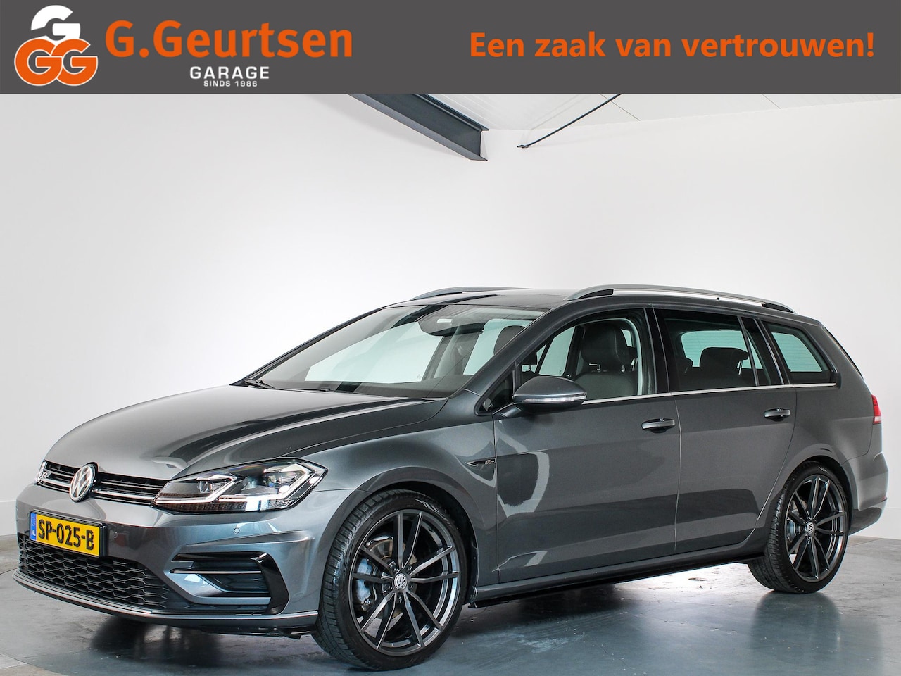 Volkswagen Golf Variant - 1.4 TSI Highline Business R-Line, ACC, Virtual, Trekhaak afneembaar, LED, Massage, Dealer - AutoWereld.nl