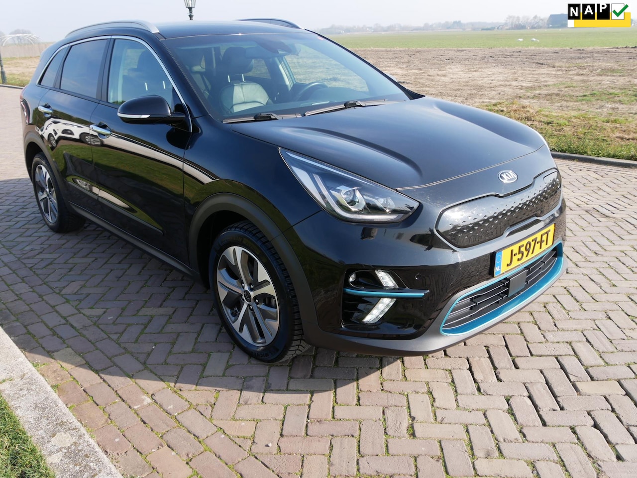 Kia e-Niro - ExecutiveLine 64 kWh ** 13599 NETTO ** - AutoWereld.nl