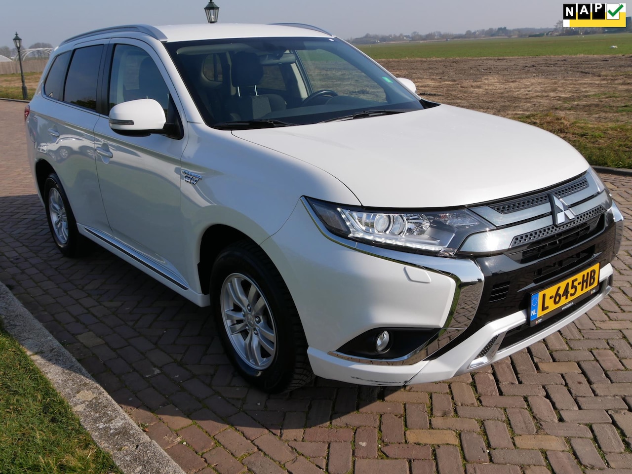 Mitsubishi Outlander - 2.4 PHEV Pure ** 12499 NETTO ** - AutoWereld.nl