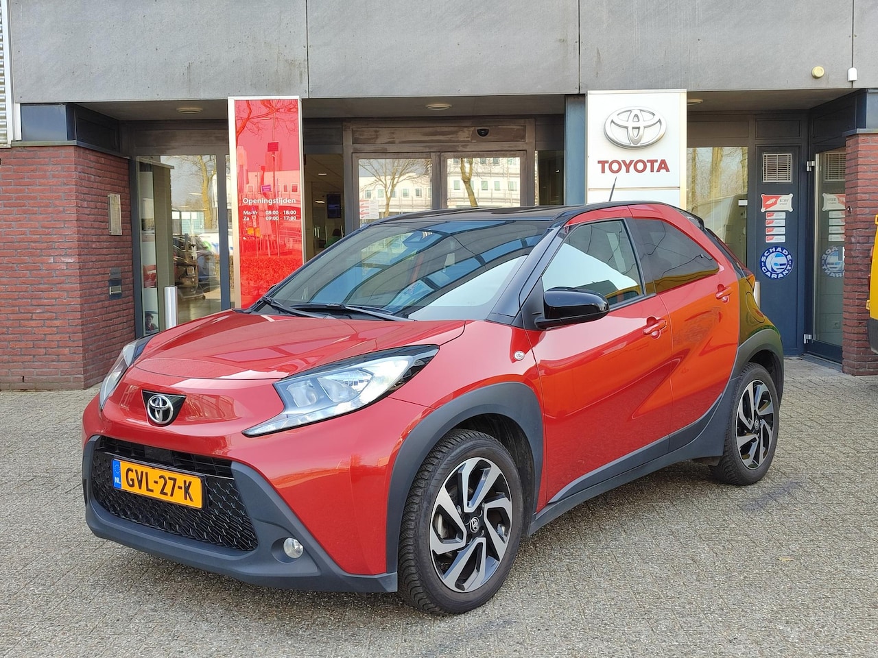 Toyota Aygo X - PULSE STOELVERW 17'' LM-VELGEN 4S-BANDEN AD-CRUISE AIRCO APPLE/ANDROID CAMERA BLUETOOTH PR - AutoWereld.nl