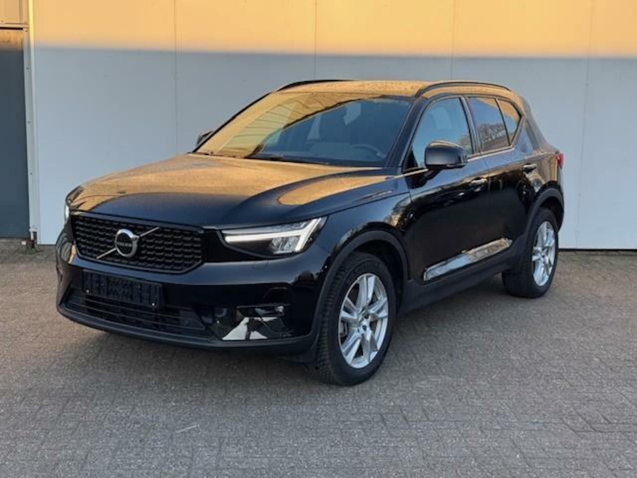 Volvo XC40 - B3 Plus Dark|Park.camera|ACC|BLIS|19"lm velgen - AutoWereld.nl