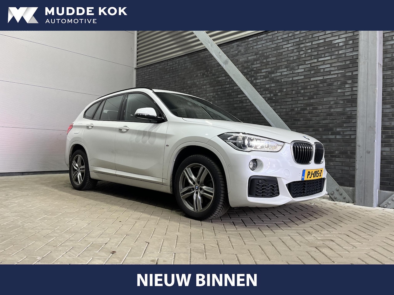 BMW X1 - sDrive20i High Executive | M-Sport | Panoramadak | Vol-Leder | Stoelverwarming | PDC V+A - AutoWereld.nl