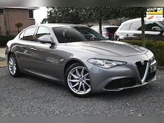 Alfa Romeo Giulia - 2.0T Super 200 PK Aut. Adaptive Lane-Assist Memory Camera Keyless 18''