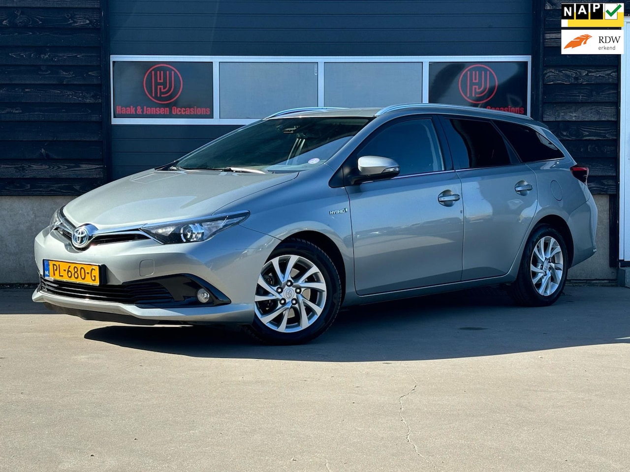 Toyota Auris Touring Sports - 1.8 Hybrid Dynamic Go - NAVI - Automaat - AutoWereld.nl