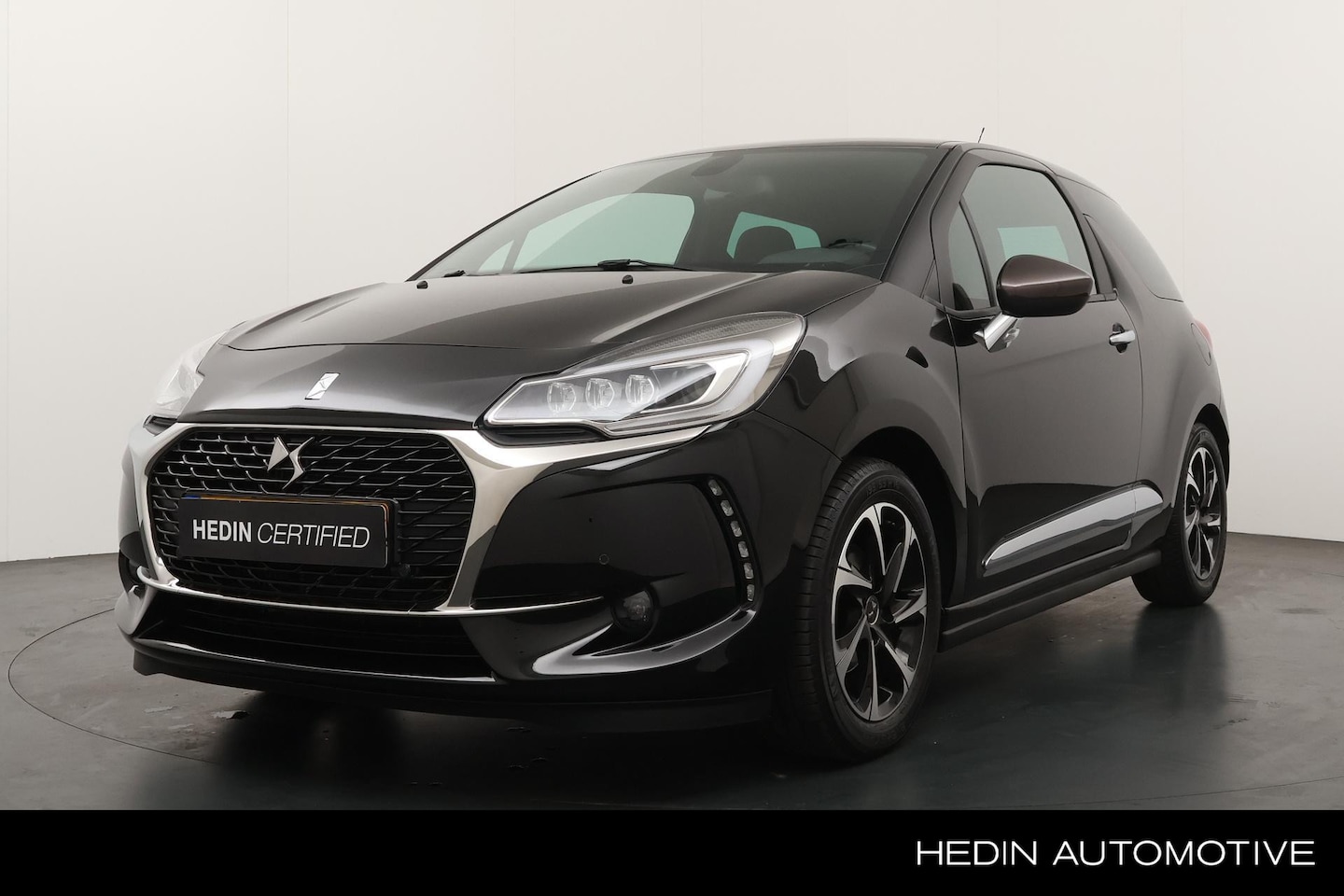 DS 3 - 1.2 110 PK So Chic Automaat | Parkeer Camera | Navigatie | Parkeersensoren V+A | Afneembar - AutoWereld.nl