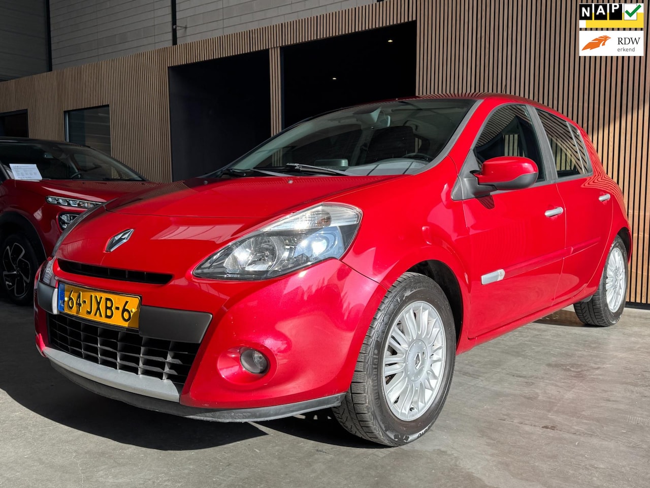 Renault Clio - 1.6 Dynamique Automaat Airco|Navi|Trekhaak|APK|NAP - AutoWereld.nl