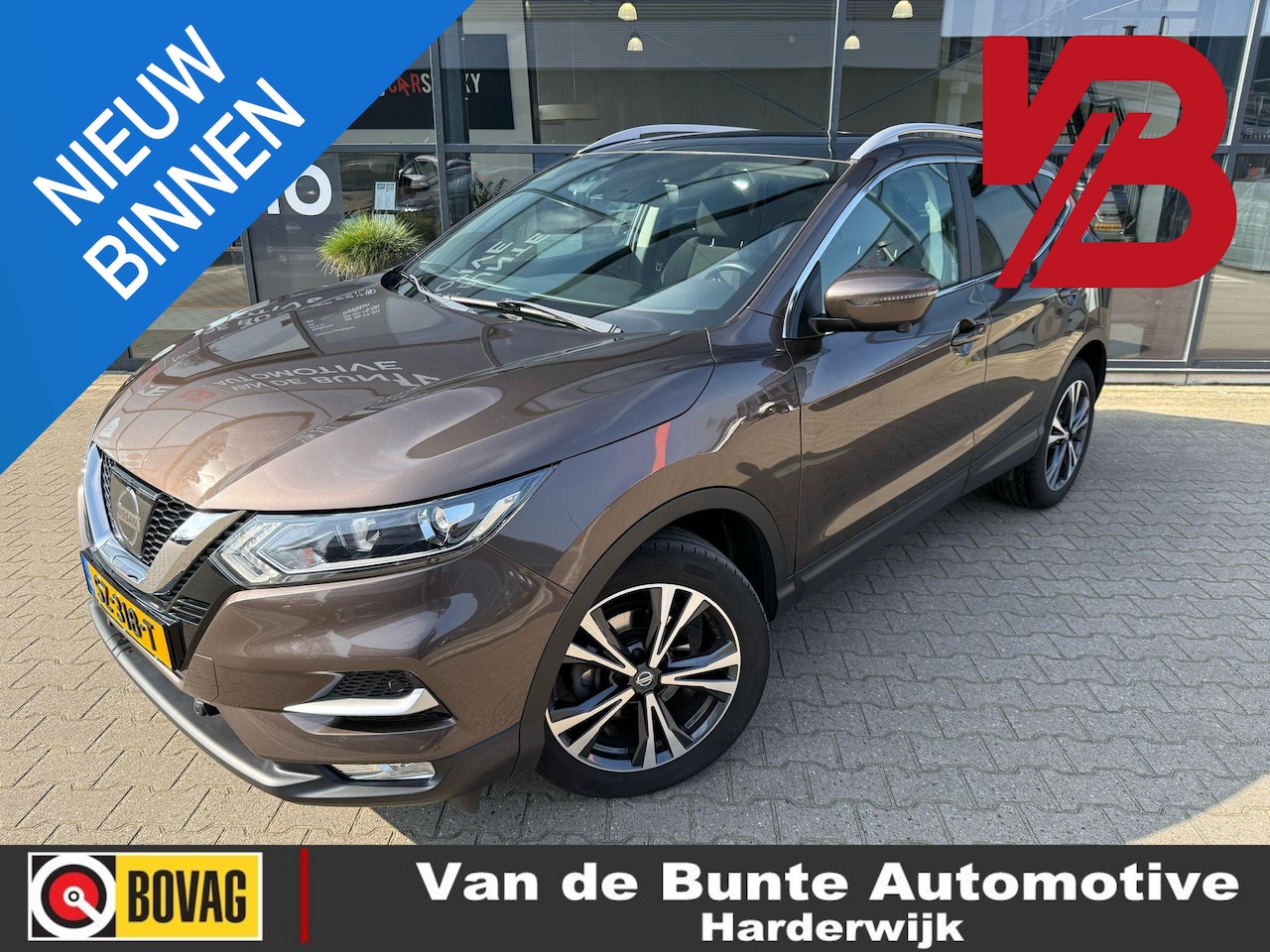 Nissan Qashqai - 1.2 N-Connecta *Trekhaak & Pano* - AutoWereld.nl