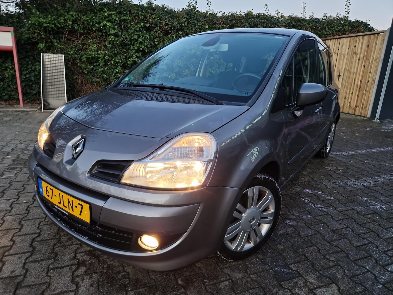 Renault Grand Modus - 1.6-16V Exception/AUTOMAAT/DISTRIBUTIE VERVANGEN BIJ 92.414 - AutoWereld.nl