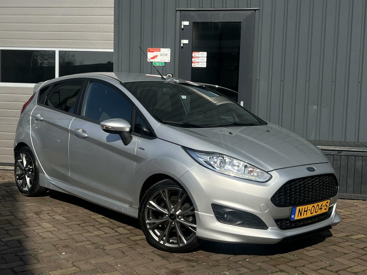 Ford Fiesta - 1.0 EcoBoost ST Line NAVI / CRUISE / NIEUWE MOTOR! - AutoWereld.nl