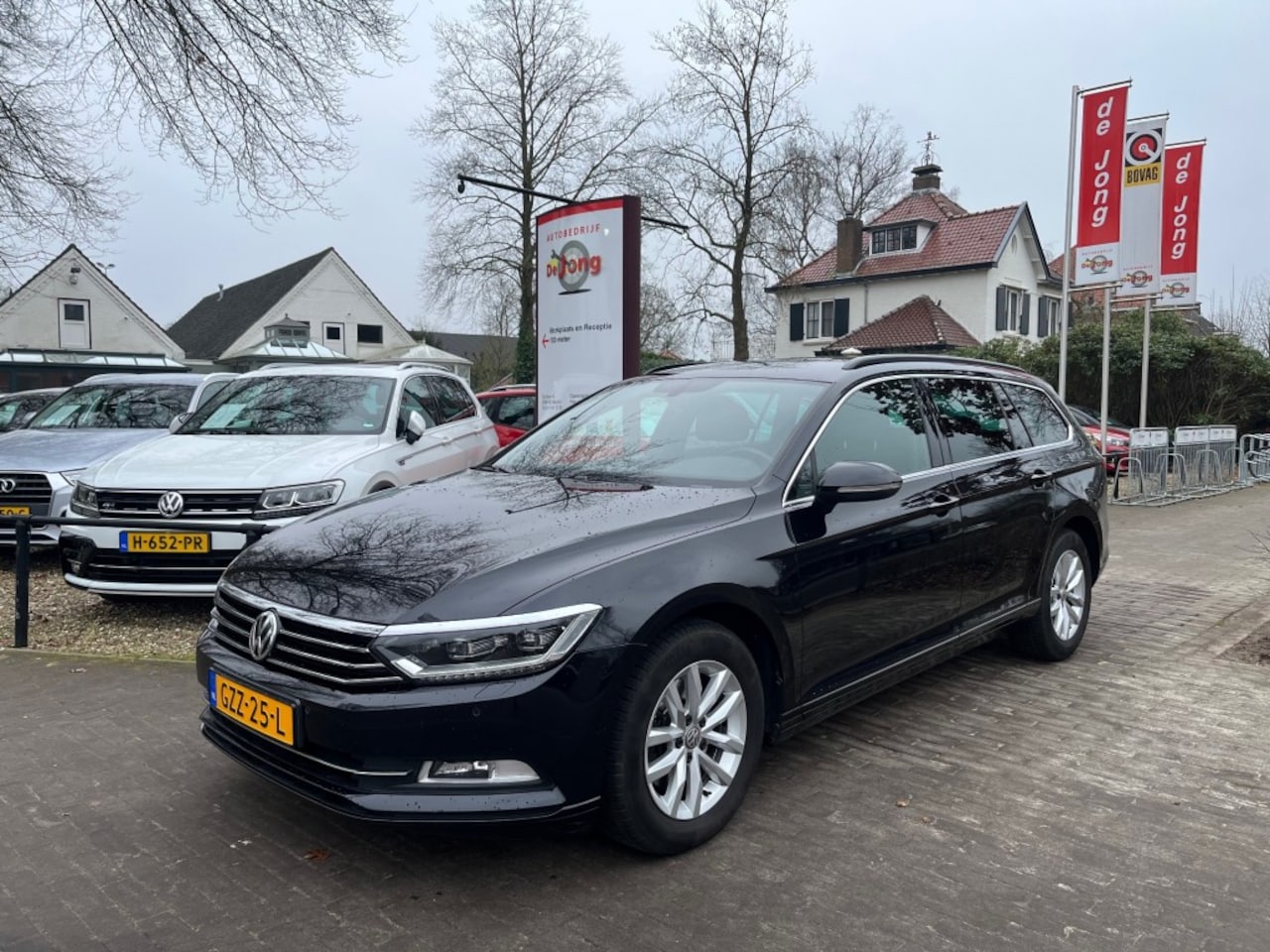 Volkswagen Passat Variant - VARIANT 1.6 TDI HIGHLINE / ADAP. CRUISE / ELEK. TREKHAAK / NAVI - AutoWereld.nl