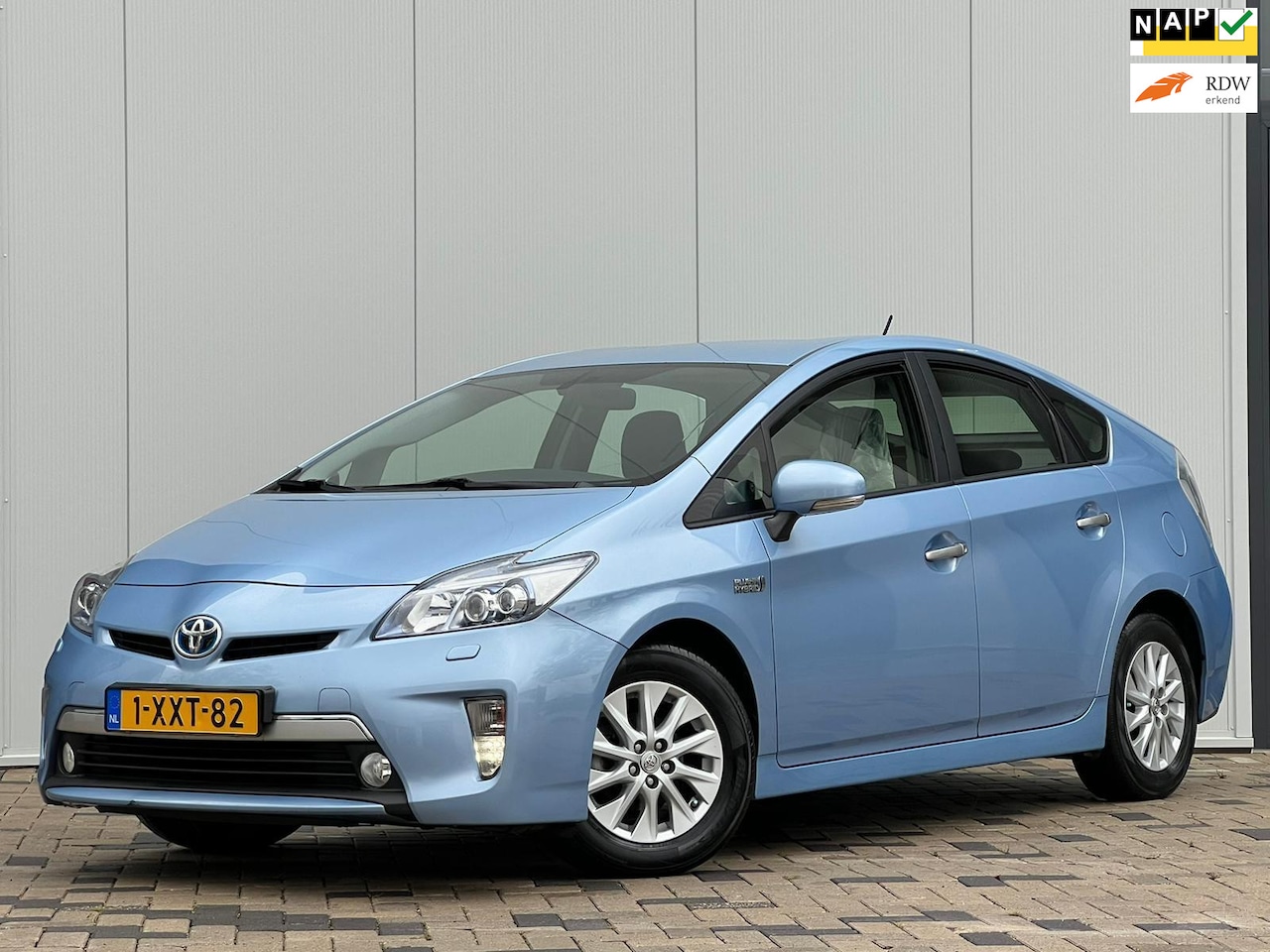 Toyota Prius - 1.8  Plug-in Dynamic Business 1.8 Plug-in Dynamic Business - AutoWereld.nl