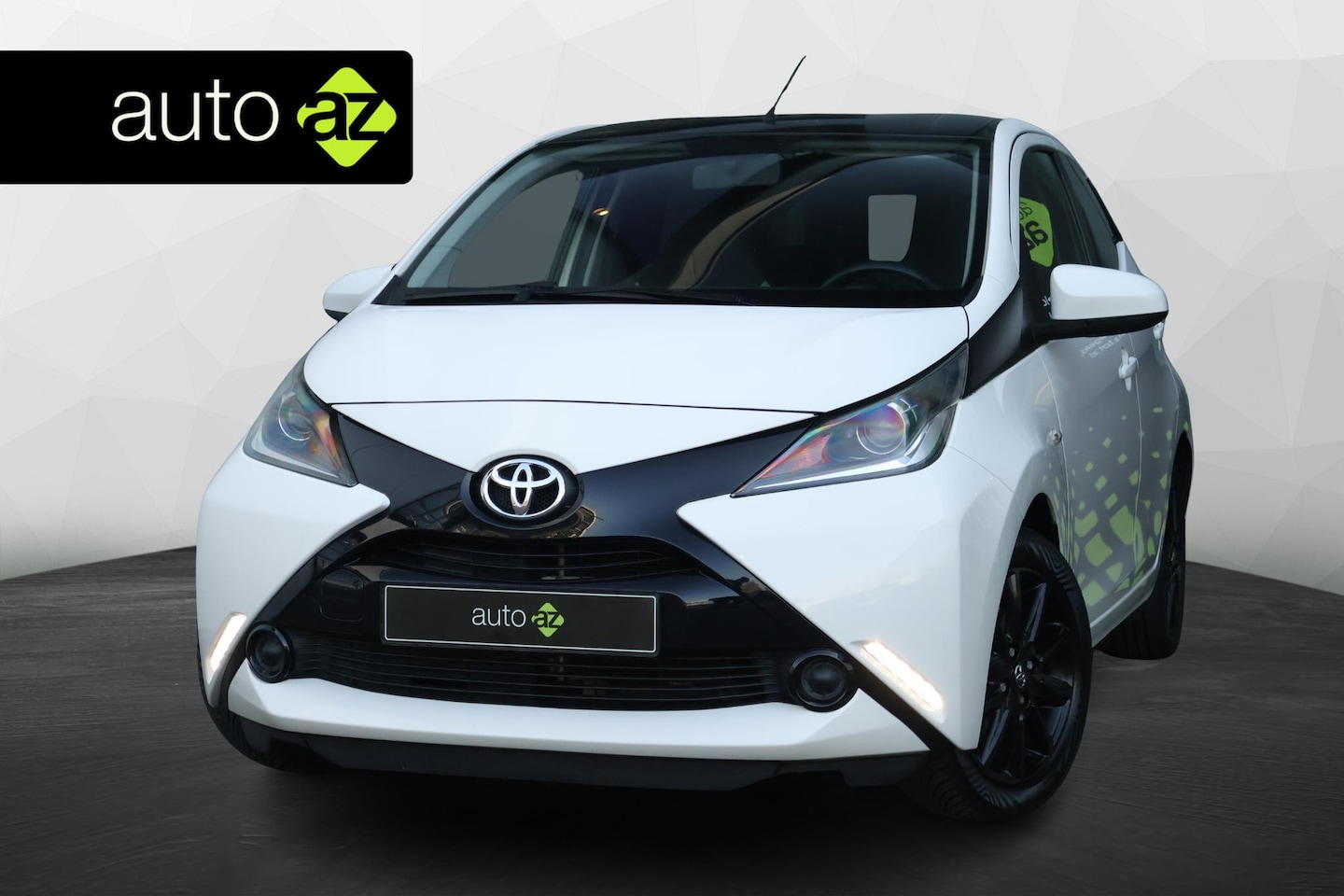 Toyota Aygo - 1.0 VVT-i x-play 1.0 VVT-i x-play - AutoWereld.nl