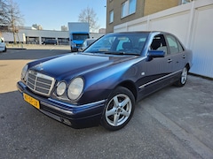 Mercedes-Benz E-klasse - 240 Avantgarde* Clima* Top Conditie* P-sensoren* Nap