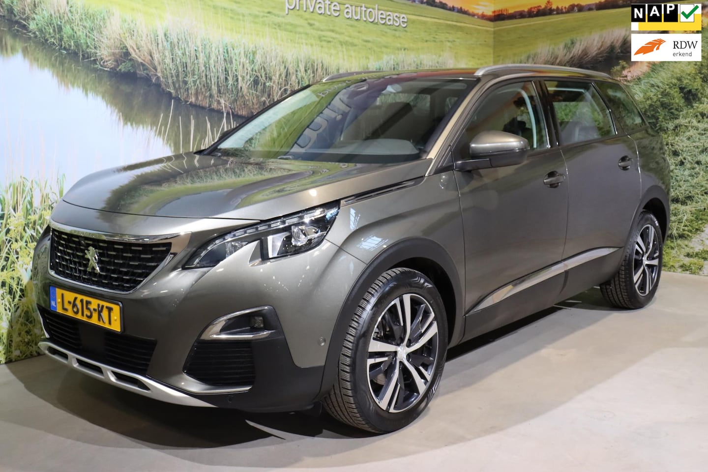 Peugeot 5008 - 1.2 PureTech Allure| bom vol opties! | 7 sits | - AutoWereld.nl