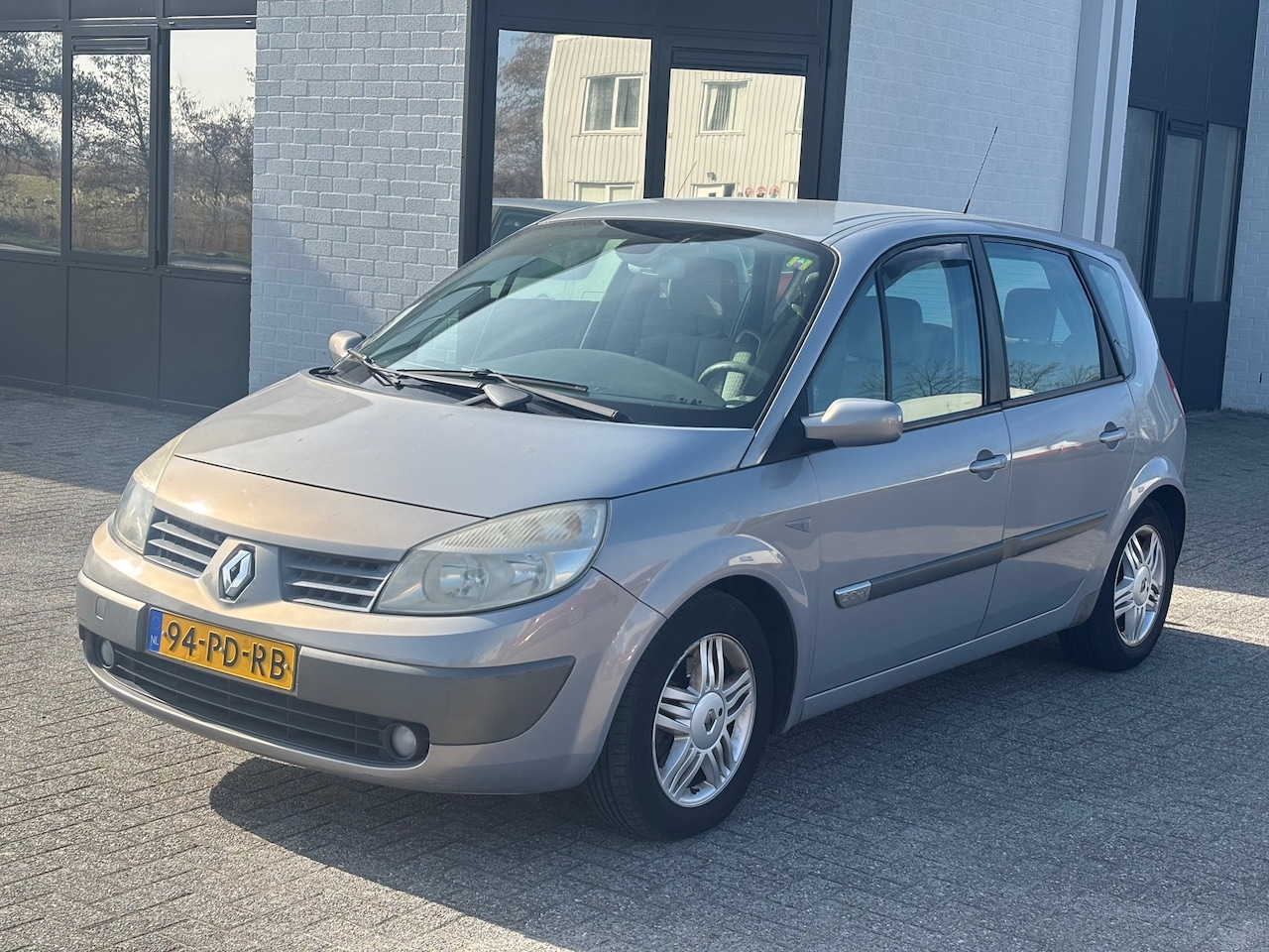 Renault Scénic - 2.0-16V Privilège Luxe Automaat! Navi! Airco! - AutoWereld.nl